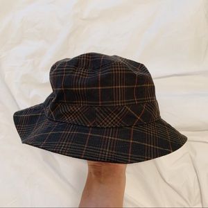 Aritzia Auxiliary Check Bucket Hat [NWT]
